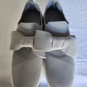 Bandolino Light Gray Bow Sneakers